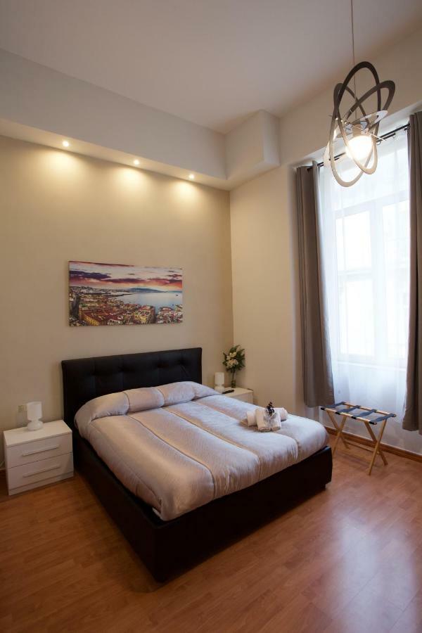 Metronapoli Bed & Breakfast Luaran gambar
