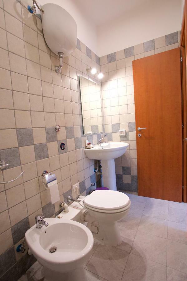 Metronapoli Bed & Breakfast Luaran gambar